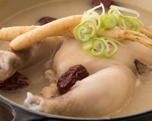 삼계탕(サムゲタン=参鶏湯)